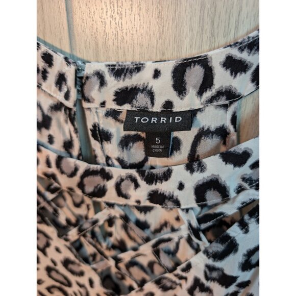 Torrid Top Womens 5 5X Black White Animal Sleeveless Tank Rayon Tank Key Hole - Picture 3 of 7